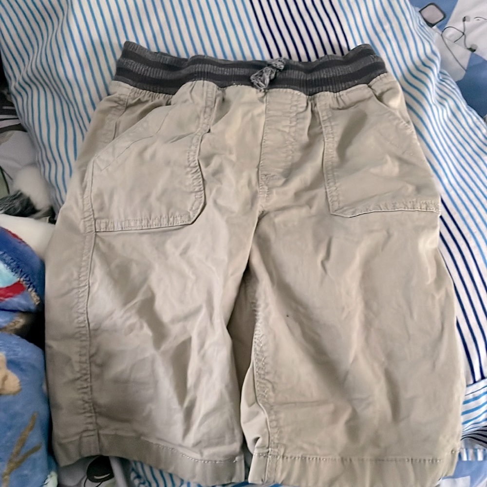 Boys size 7 khaki shorts. Only worn twice for pictures.